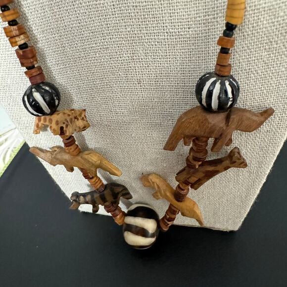 African Safari Animal Necklace - Picture 1 of 4